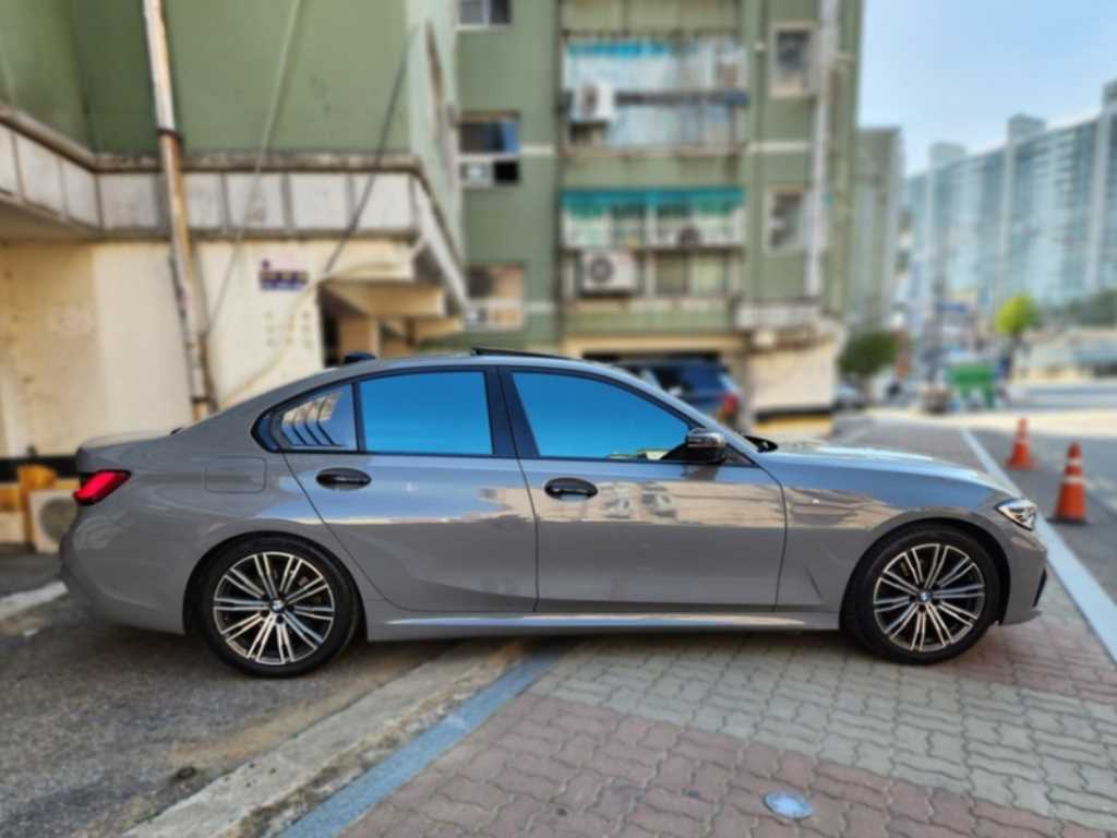 BMW 3 Series 320i M Sport — фото 4