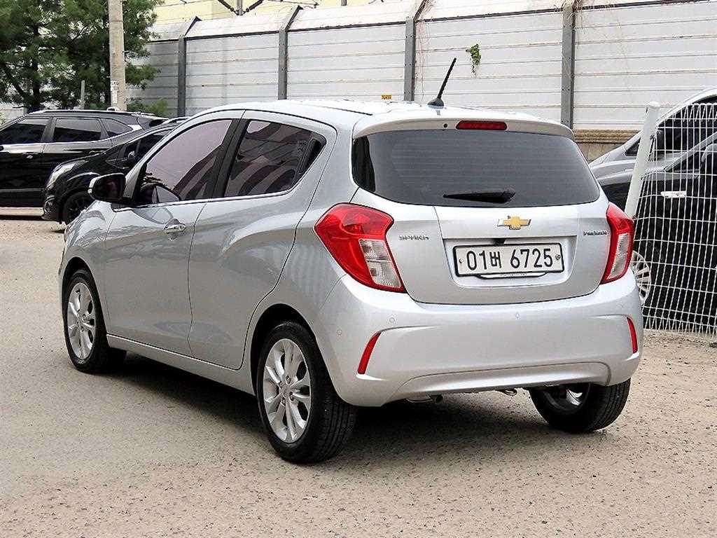Chevrolet Spark Premier 4