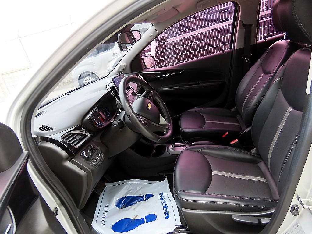 Chevrolet Spark Premier 6
