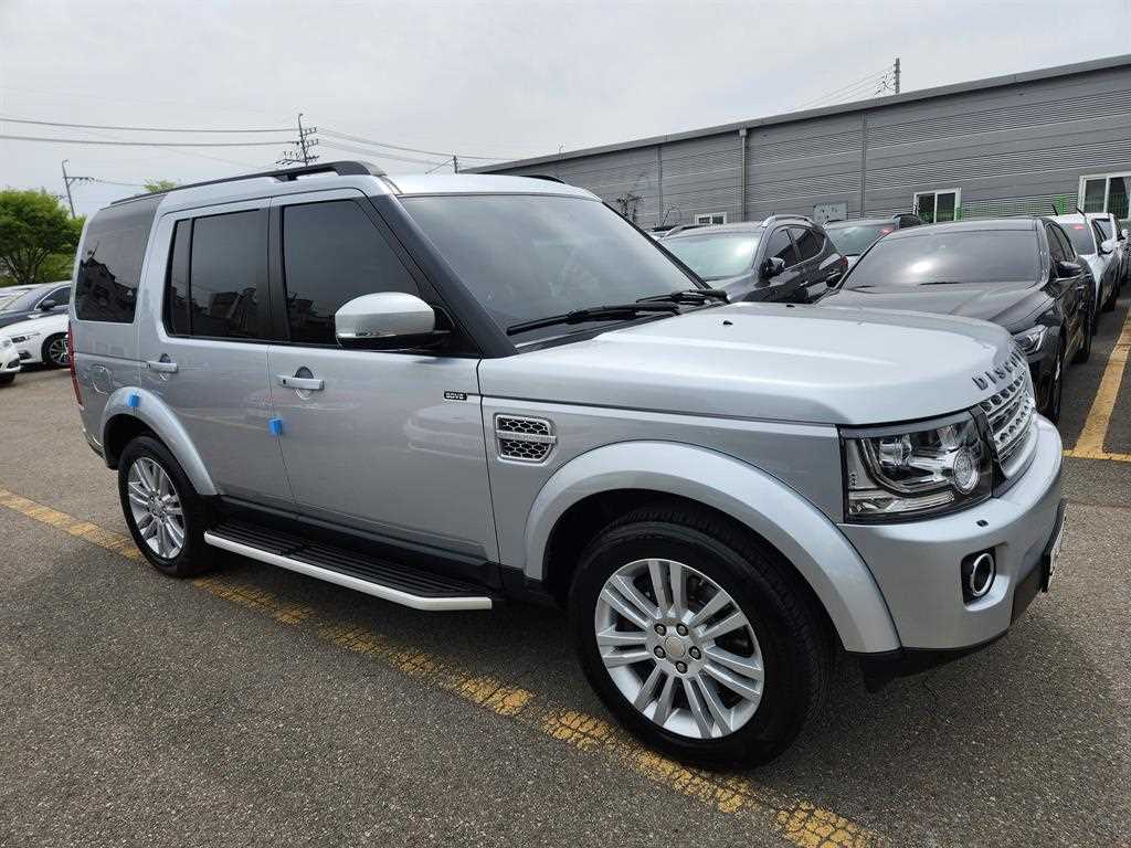 Land Rover Discovery 3.0 SDV6 SE 7