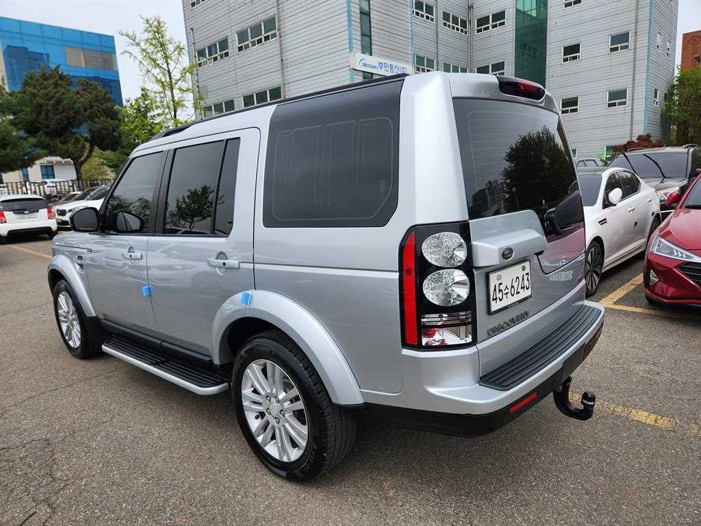 Land Rover Discovery 3.0 SDV6 SE 4