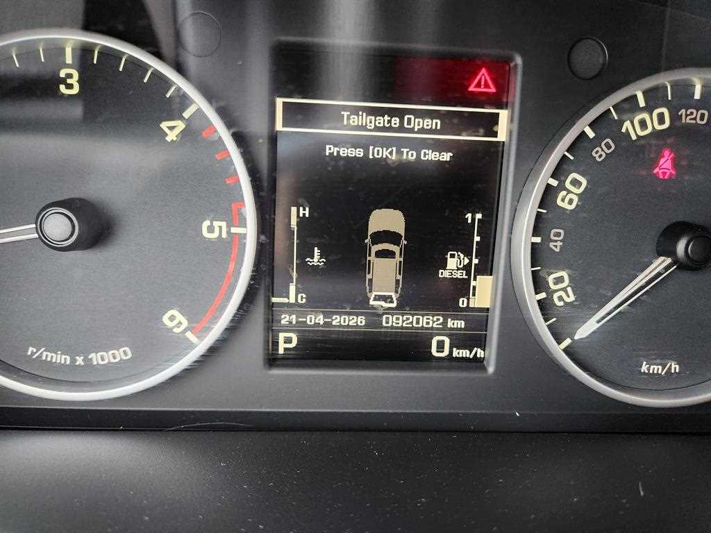 Land Rover Discovery 3.0 SDV6 SE 10