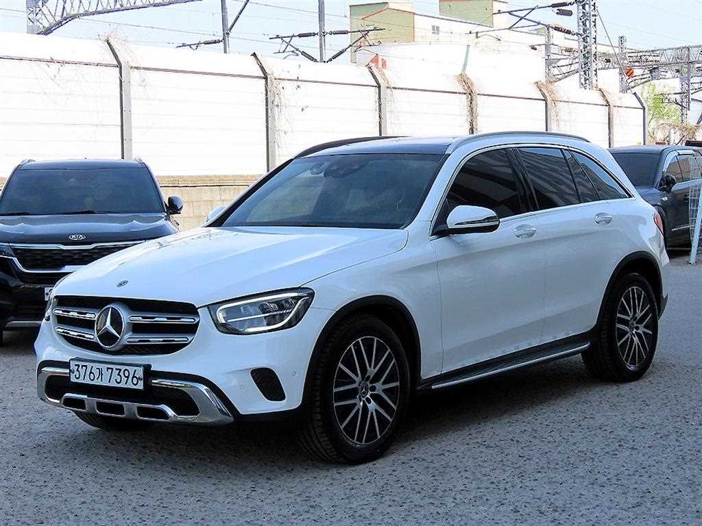 벤츠 GLC 클래스 GLC 300 4MATIC 사진 2/20