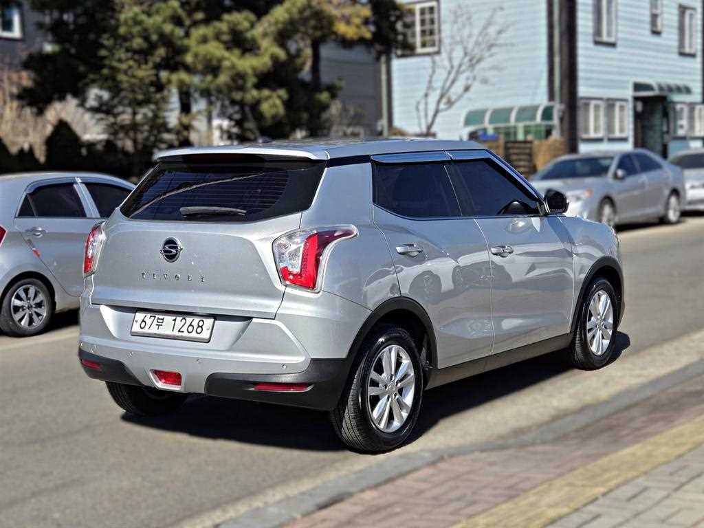 KGM 티볼리 가솔린 2WD 1.6 VX 사진 2/20