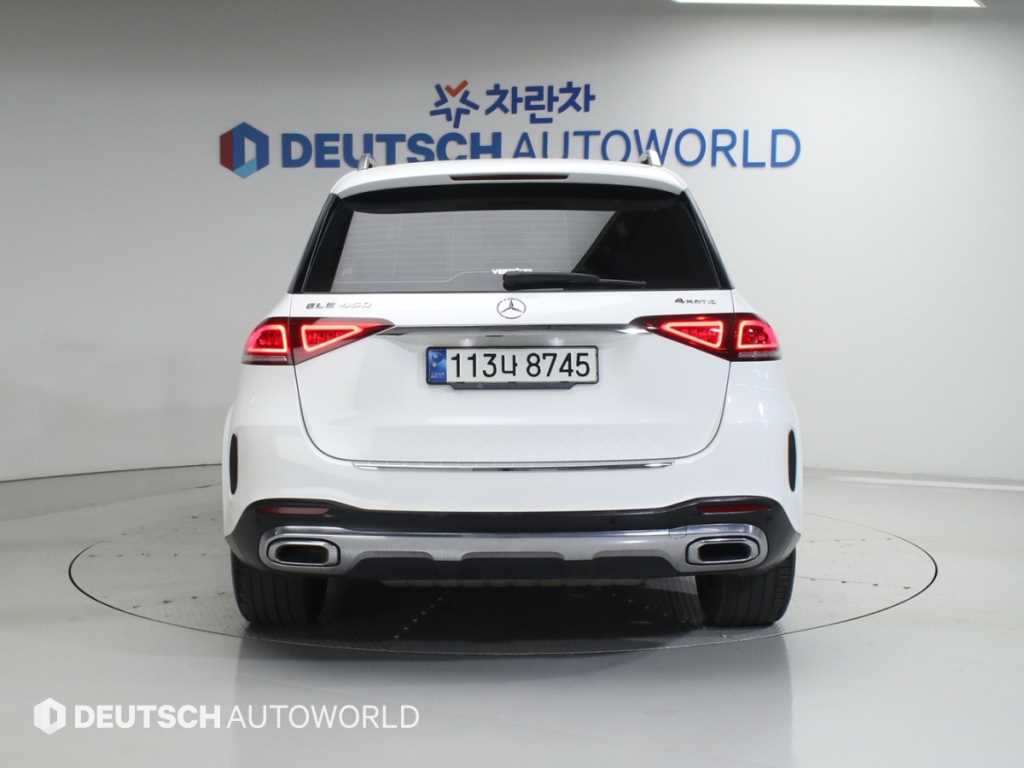 Mercedes-Benz GLE-Class GLE450 4MATIC 5