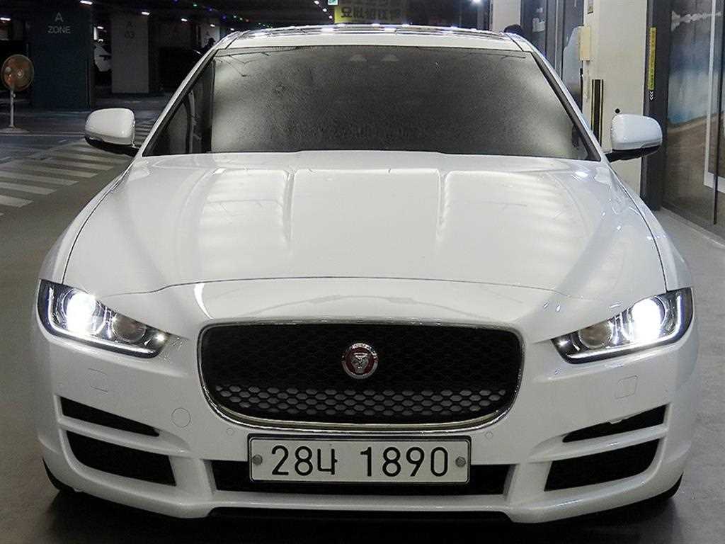 재규어 XE 2.0D 프레스티지 사진