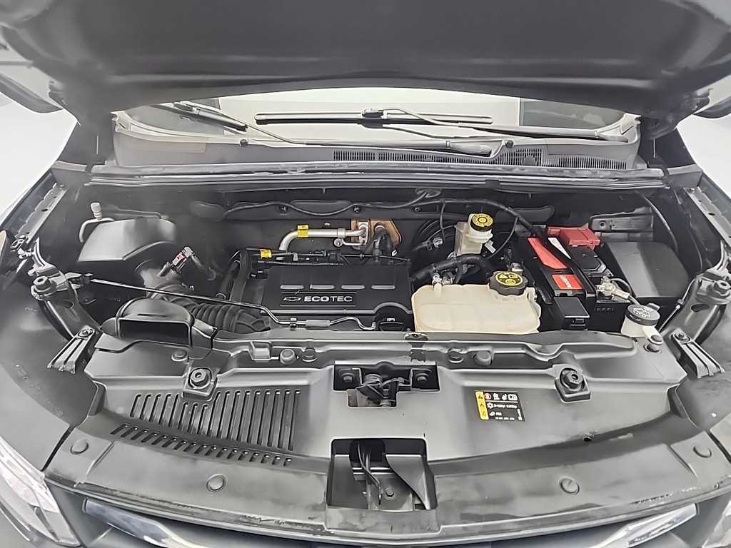 Chevrolet Trax Gasoline 1.4 Perfect Black 6