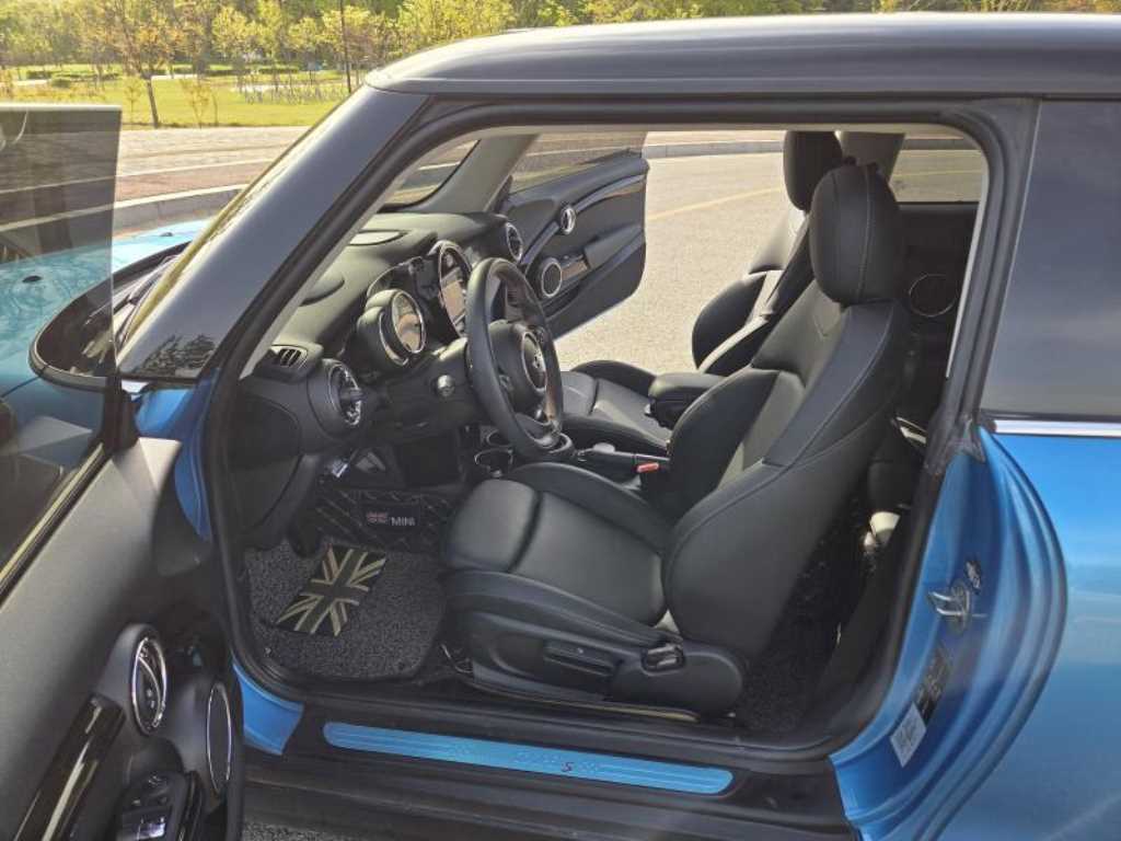 Mini Cooper Base Type 9