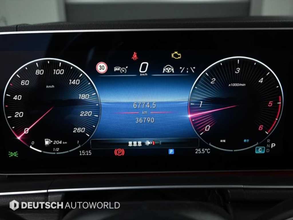 Mercedes-Benz GLE-Class GLE300d 4MATIC 9