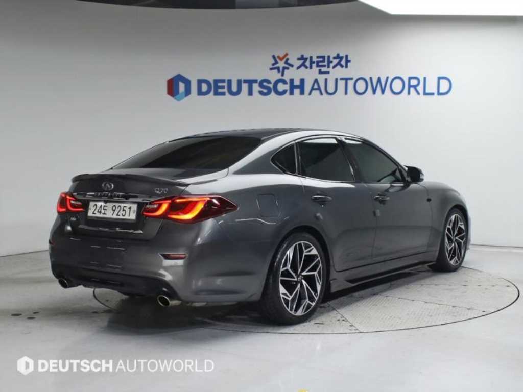 인피니티 Q 3.7AWD 사진 2/20