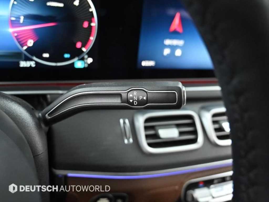 Mercedes-Benz GLE-Class GLE300d 4MATIC 10