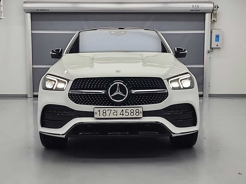 벤츠 GLE 클래스 GLE 400d 4MATIC 쿠페 사진 2/18