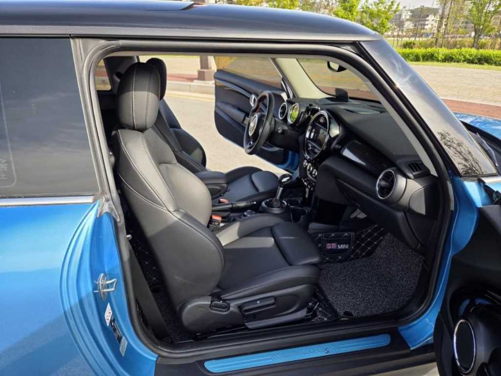Mini Cooper Base Type 10