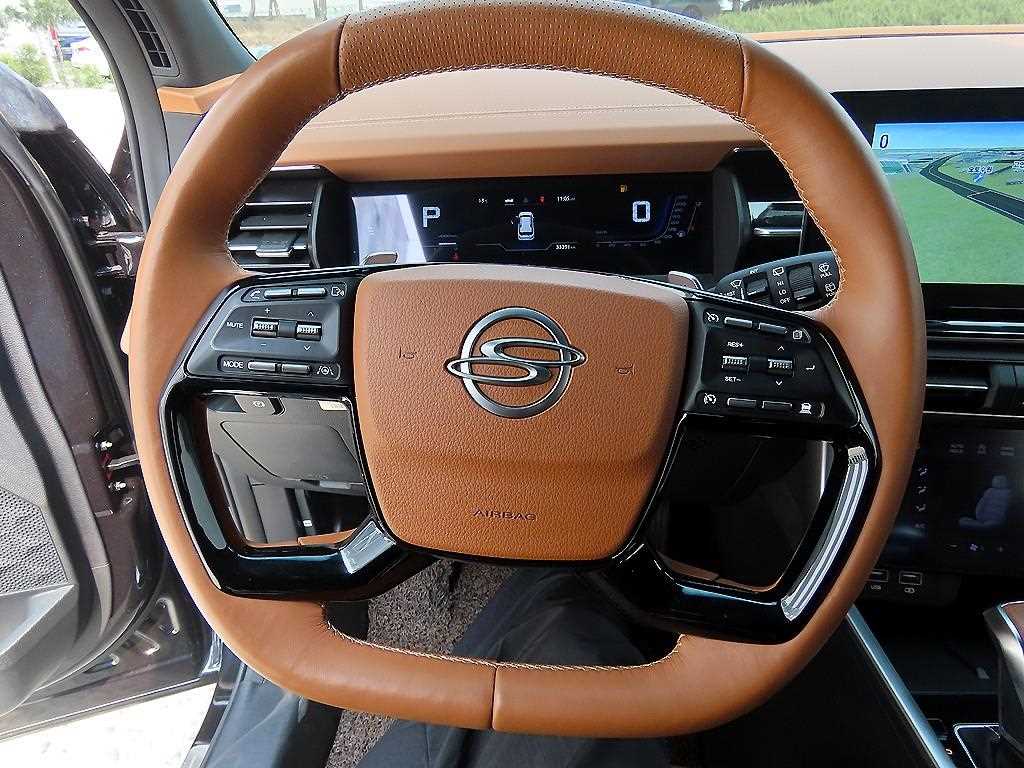 KG Mobility (Ssangyong) Torres 1.5 GDI-T 2WD T7 9