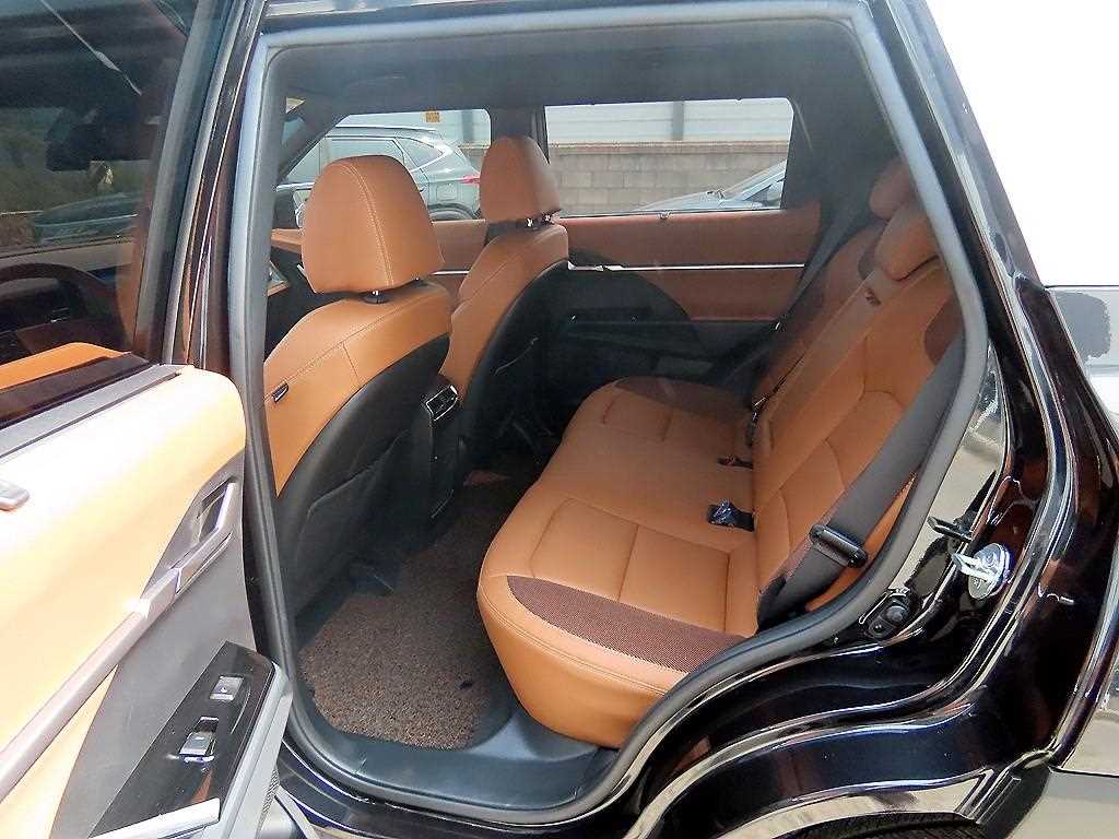 KG Mobility (Ssangyong) Torres 1.5 GDI-T 2WD T7 7