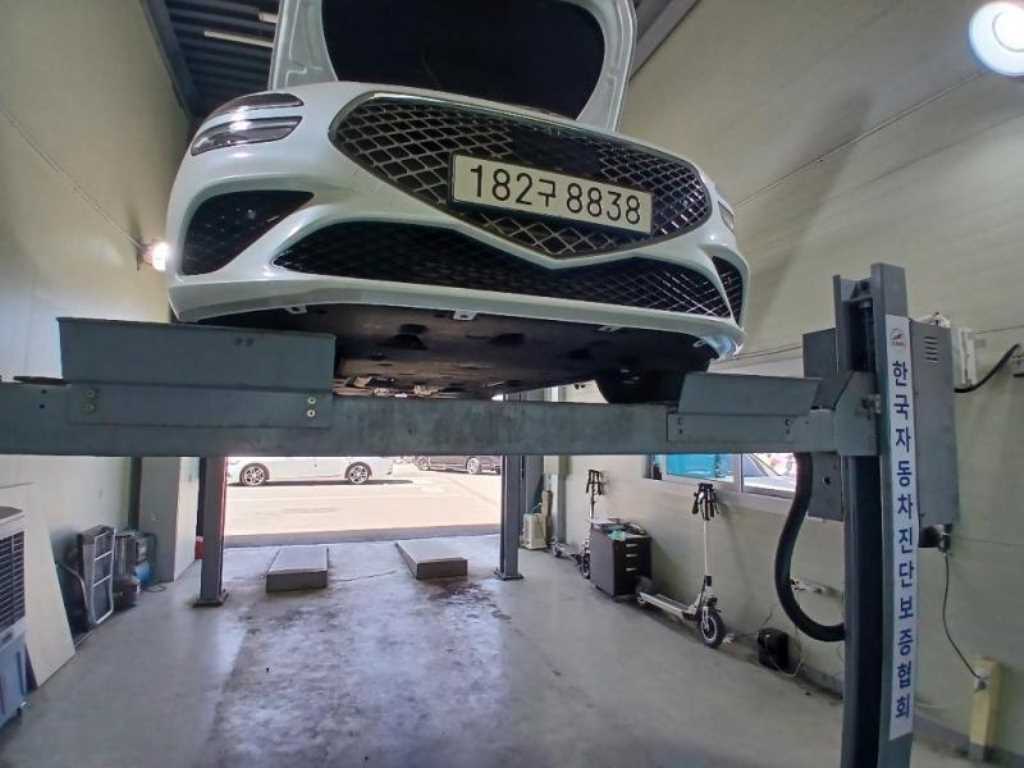 Genesis G70 Gasoline 2.0T 2WD Base Type