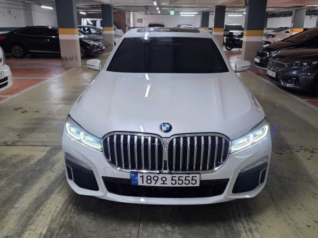 BMW 7 Series 740Li xDrive M SPORT