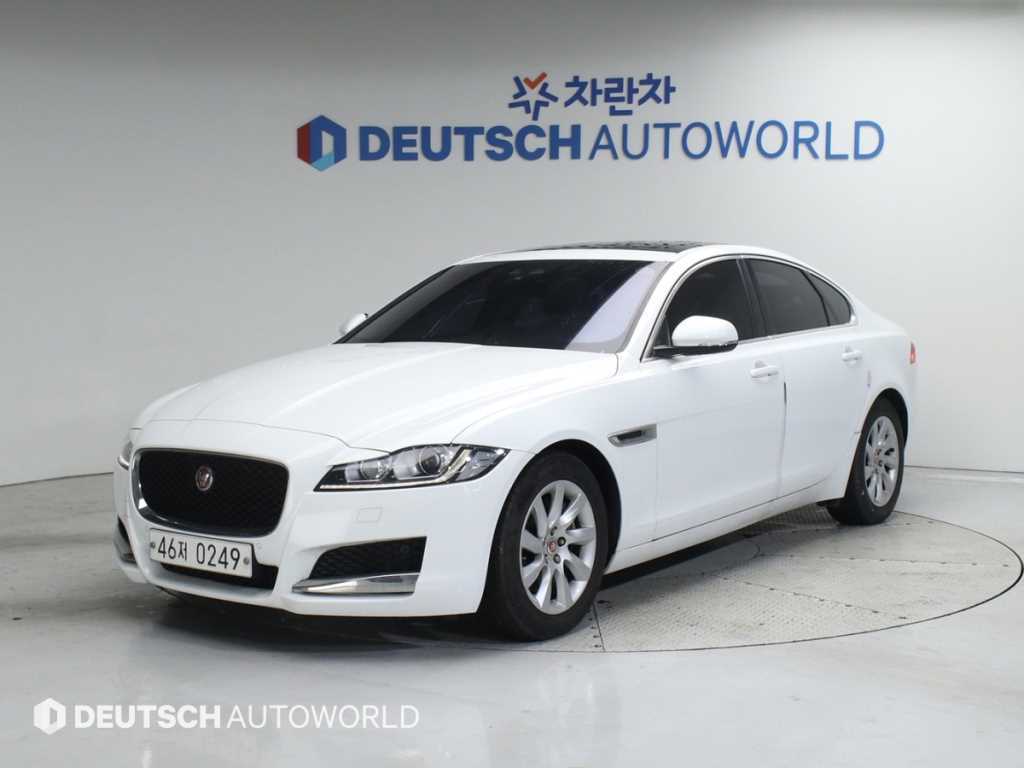 재규어 XF 2.0D 프레스티지 AWD 사진 2/20