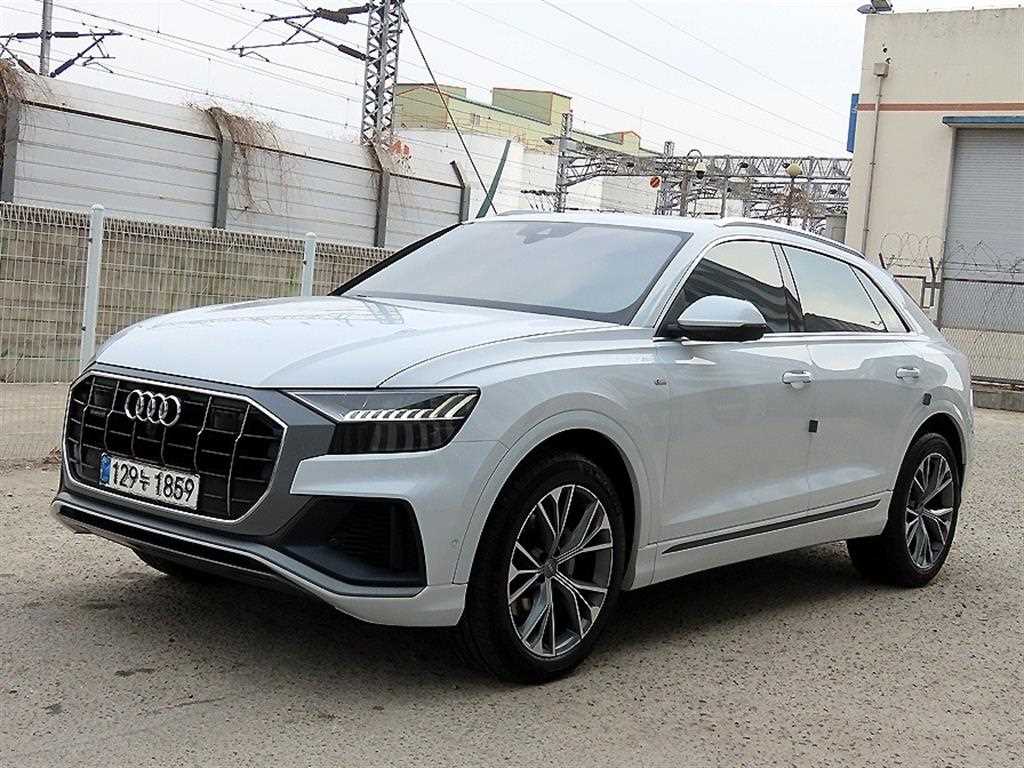 아우디 Q8 50 TDI 콰트로 프리미엄 사진 2/20