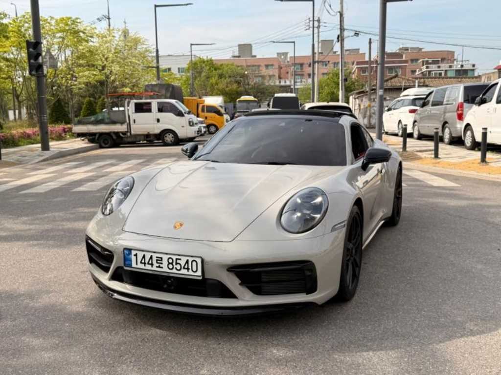 911(992) 카레라 4 GTS 2023년식