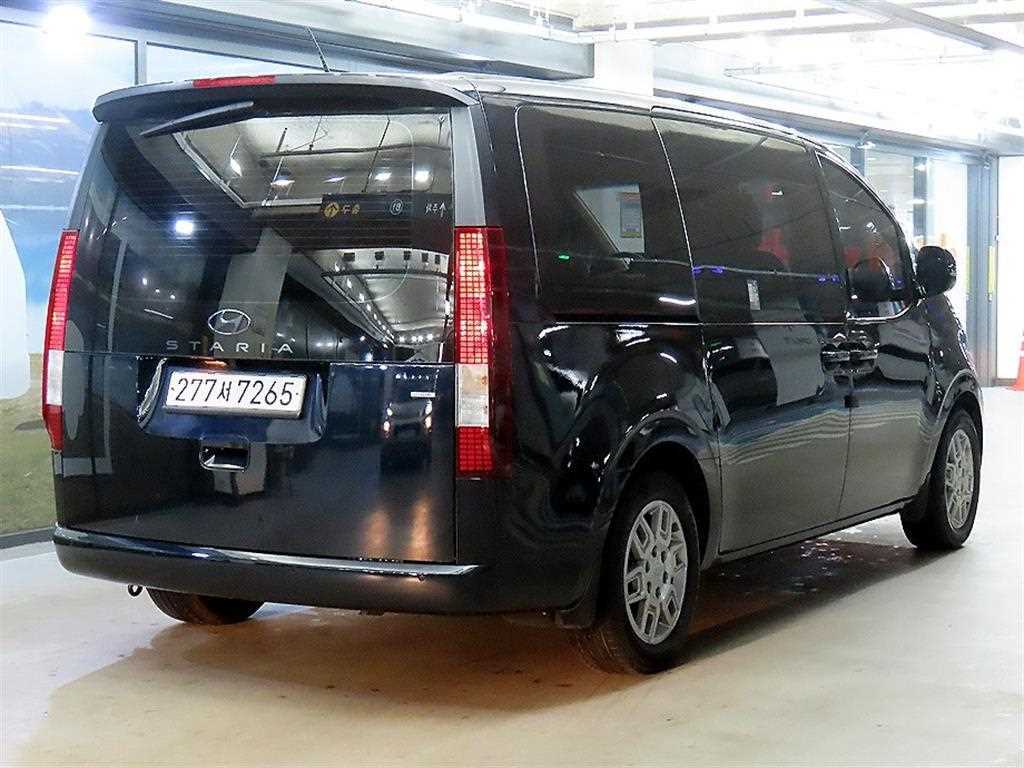HYUNDAI Staria - Vista 4