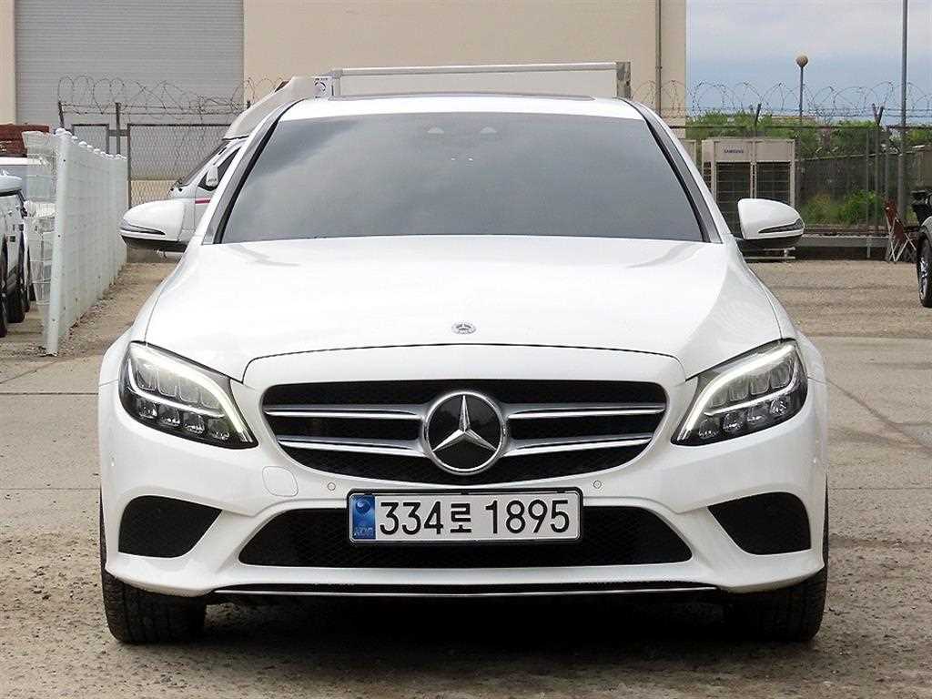 벤츠 C 클래스 C220 d 4MATIC 아방가르드 사진 2/20
