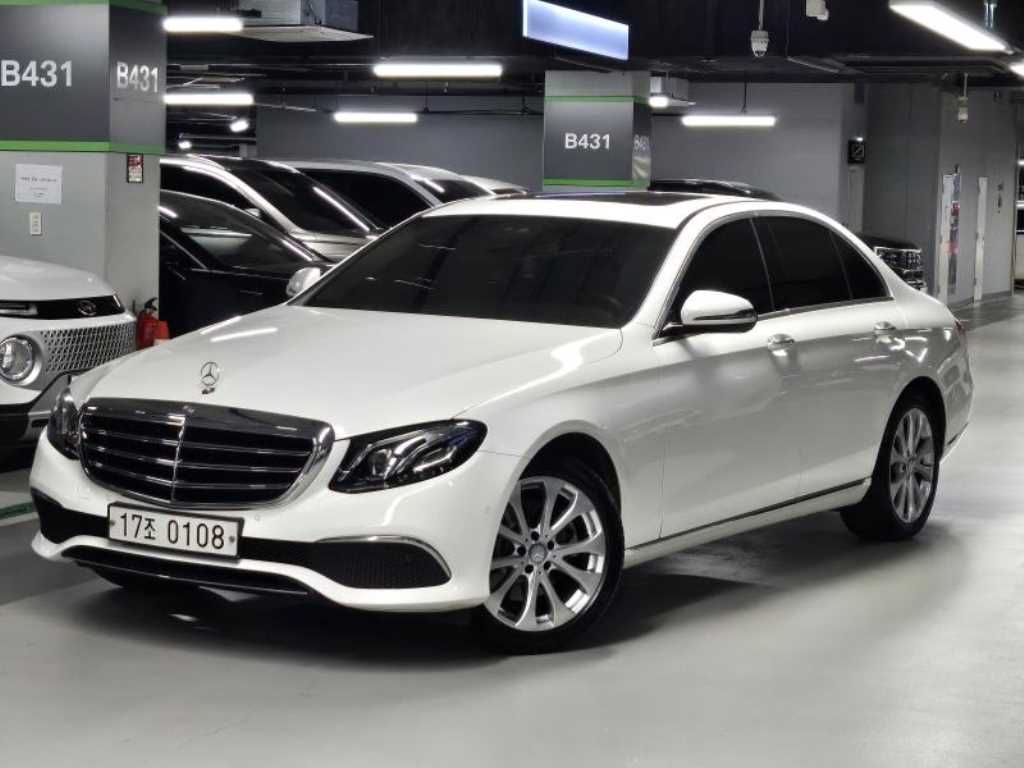 벤츠 E 클래스 E220d 익스클루시브 사진 2/18