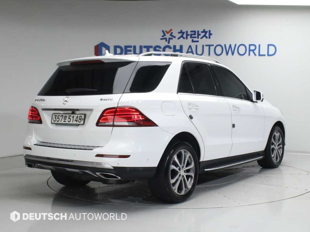 벤츠 GLE 클래스 GLE 250 d 4MATIC 사진 2/20