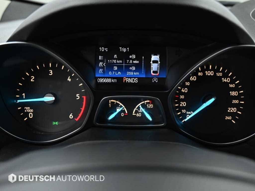 Ford Kuga 2.0 Diesel Trendy 9