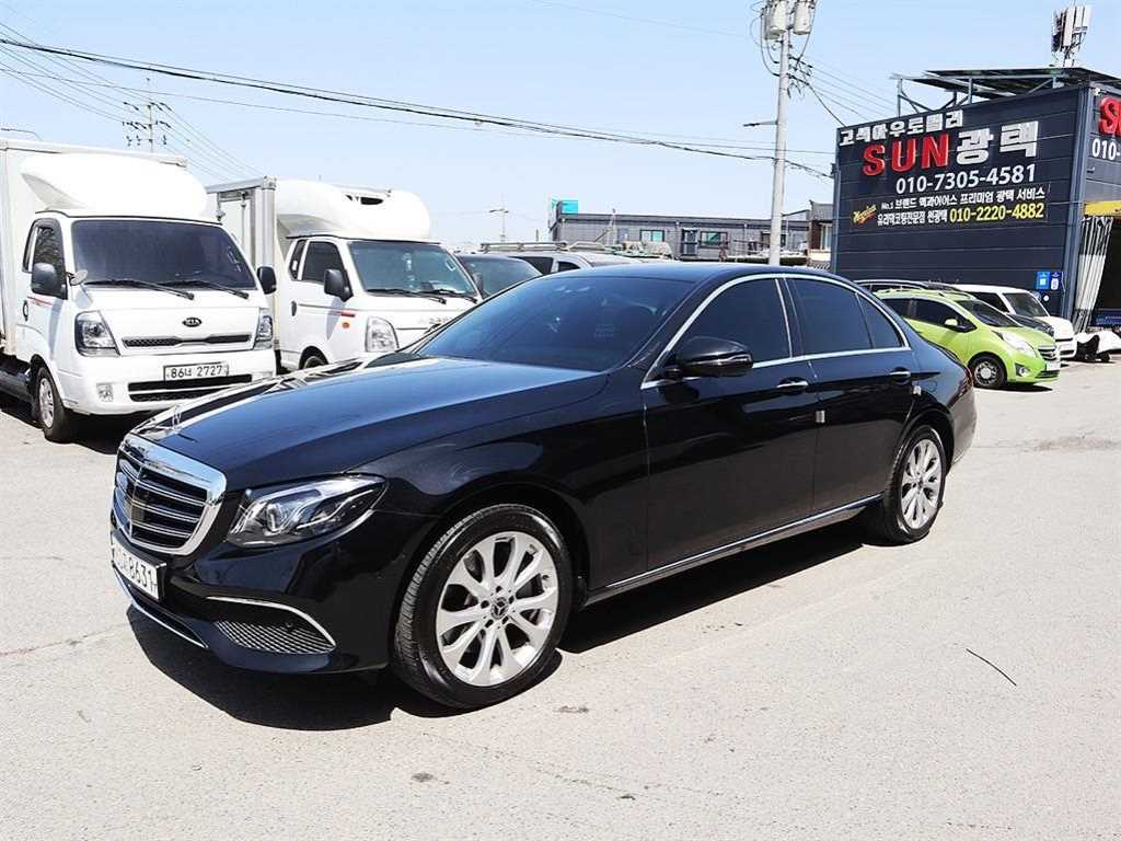벤츠 E 클래스 E300 4MATIC 익스클루시브 사진 2/20