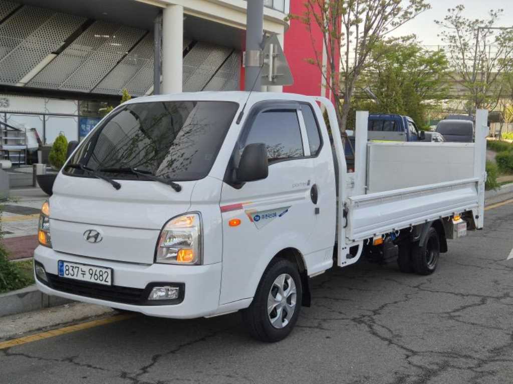 Hyundai Porter 1.0 Ton/ Long Body 3