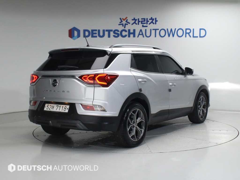 KGM 코란도 2WD 디젤 1.6 딜라이트 플러스 사진 2/20