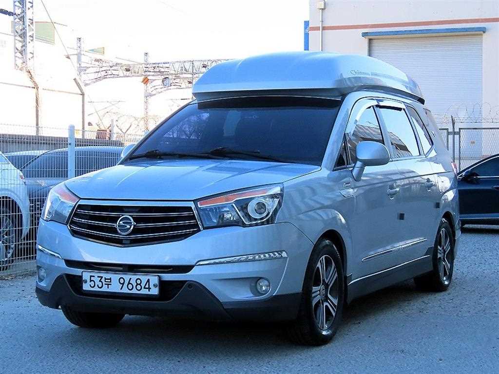 KGM 코란도 4WD 샤토 9인승 사진 2/20