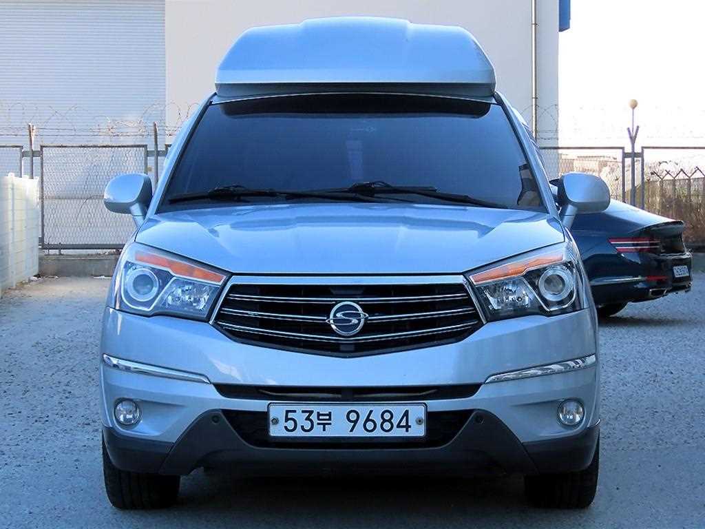 코란도투리스모 4WD 샤토 9인승 2015년식