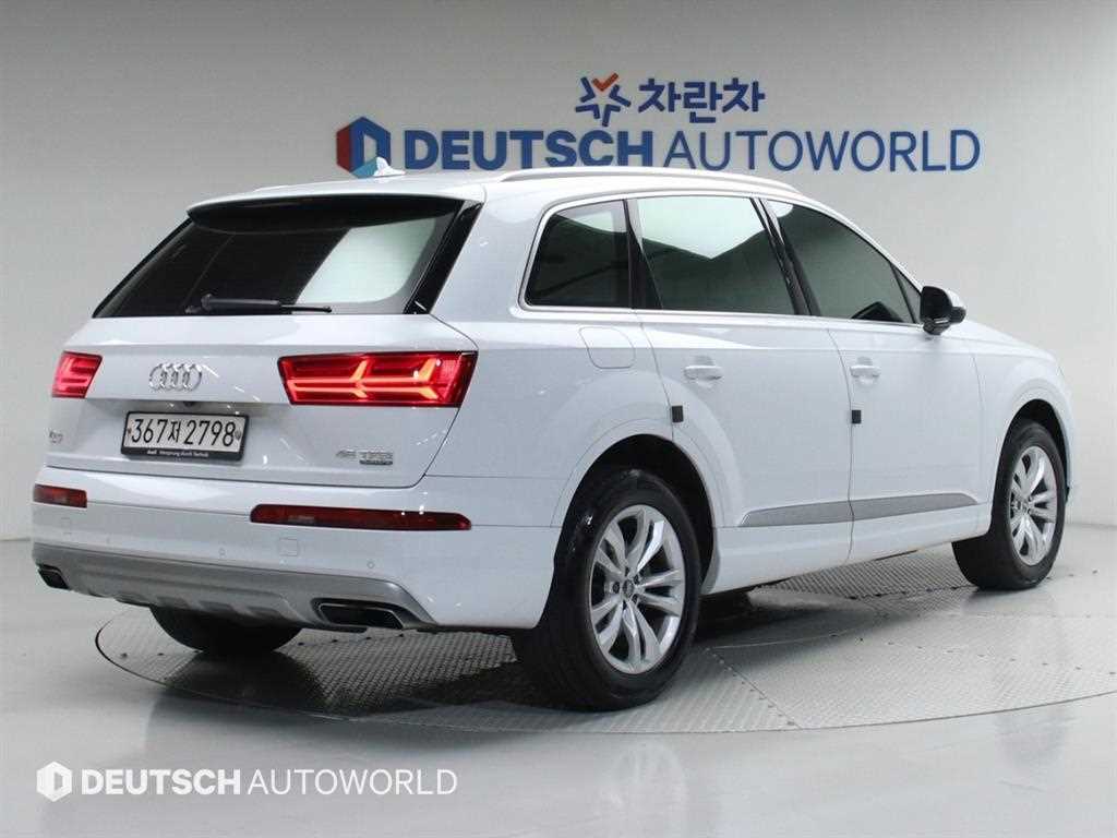 아우디 Q7 45 TFSI 콰트로 사진 2/20