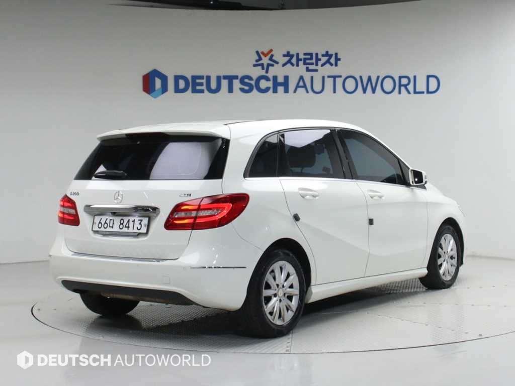 벤츠 B 클래스 (MY B) B200 CDI 사진 2/20