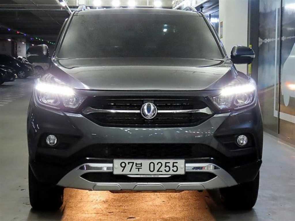 KGM 렉스턴 4WD 디젤 2.2 프레스티지 사진 2/20