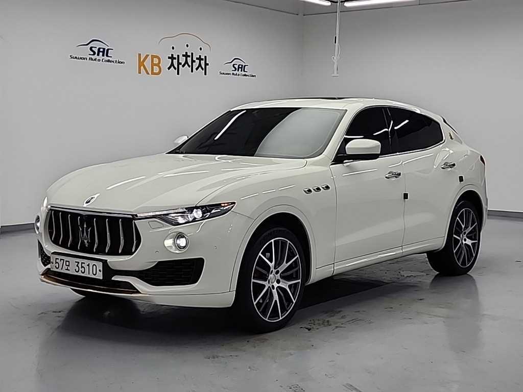 마세라티 르반떼 3.0 AWD 스포츠 사진 2/18