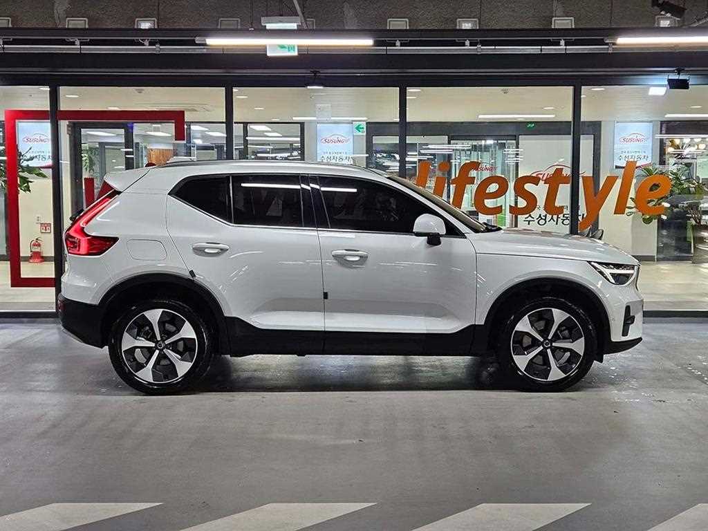Volvo XC40 B4 AWD Ultimate Bright 4