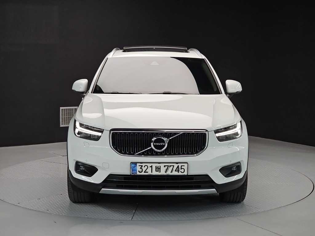 볼보 XC40 B4 AWD R-디자인 사진 2/20