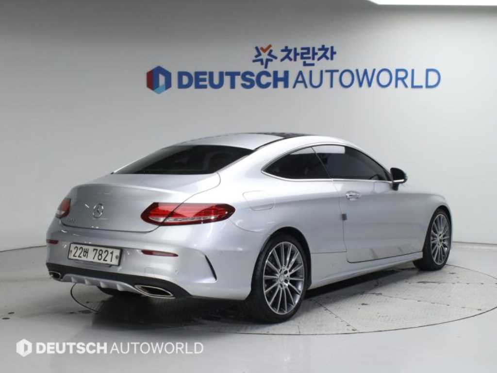 벤츠 C 클래스 C200 쿠페 사진 2/20