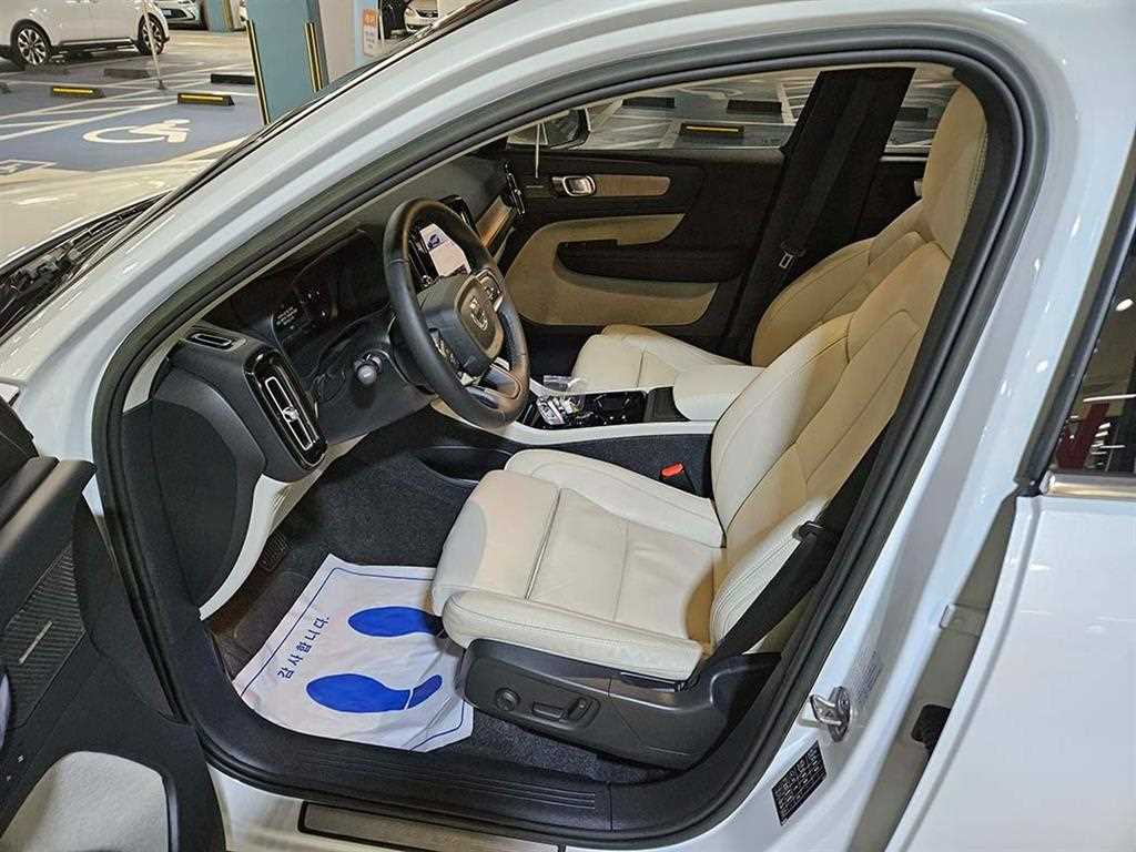 Volvo XC40 B4 AWD Ultimate Bright 7