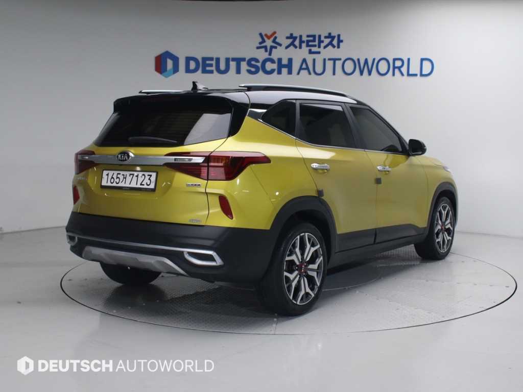 기아 셀토스 가솔린 1.6 터보 4WD 노블레스 사진 2/20