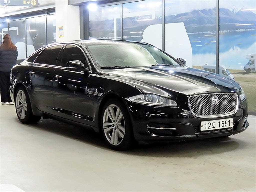재규어 XJ 3.0 SC 프리미엄 럭셔리 LWB 사진 2/20