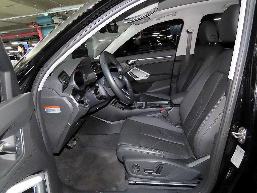 Audi Q3 35 TDI 7