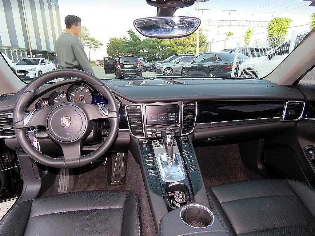 Porsche Panamera 3.6 2WD 8