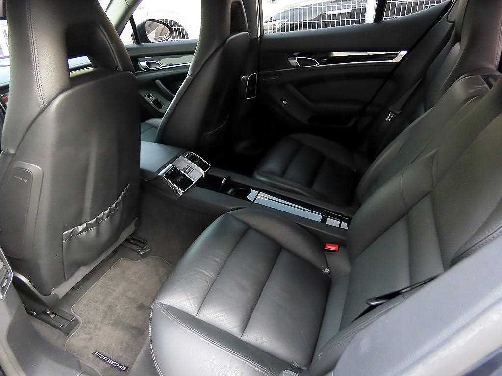 Porsche Panamera 3.6 2WD 7