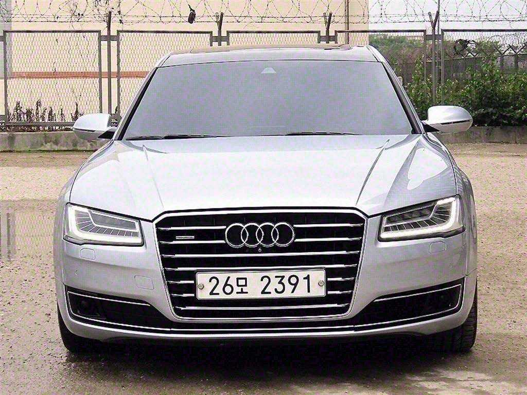 뉴A8 60 TFSI 콰트로 LWB 2015년식