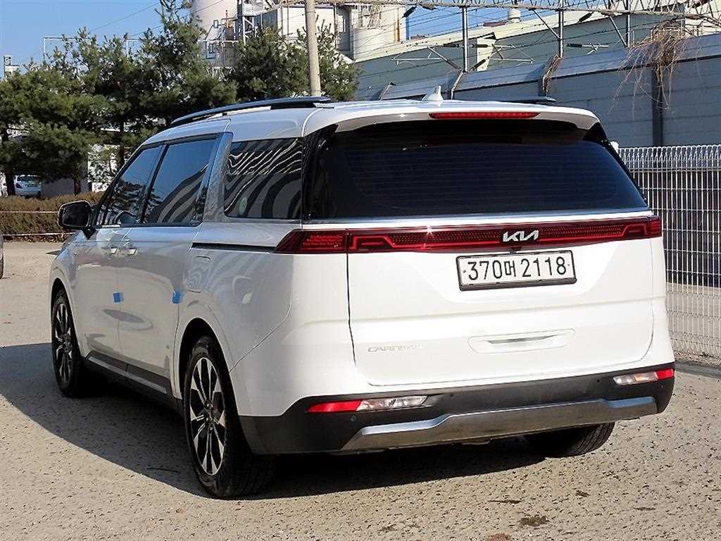 Kia Carnival Diesel Signature — фото 3