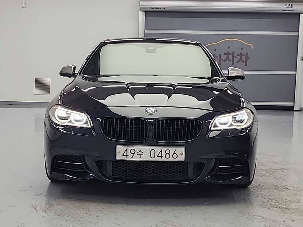 5시리즈 (F10) M550d xDrive M 에어로다이나믹 2015년식